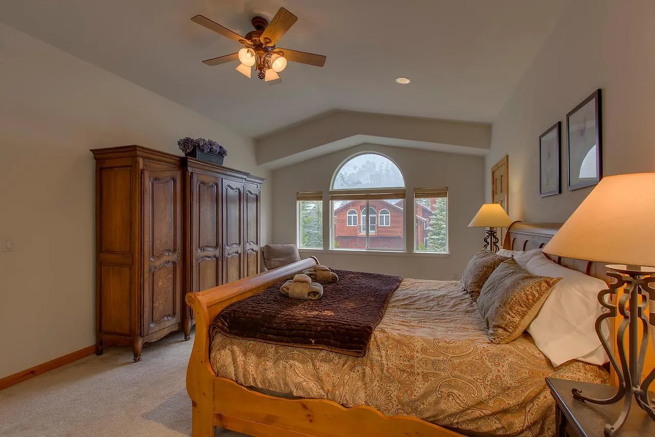 بيت للعطل Tahoe Island House - Three Bedroom Home سووث لاك تاهوي